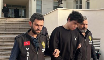 Annesini boğazını keserek öldüren 17 yaşındaki genç için istenen ceza belli oldu