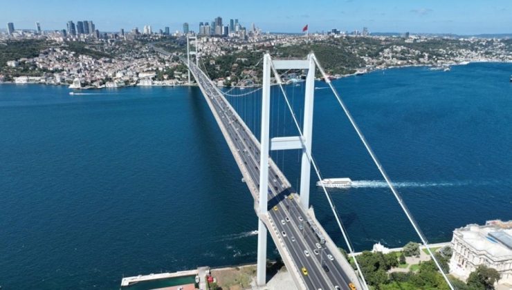 Denizden 64 metre yükseklikte! 36 yılda 2,1 milyar araç geçti