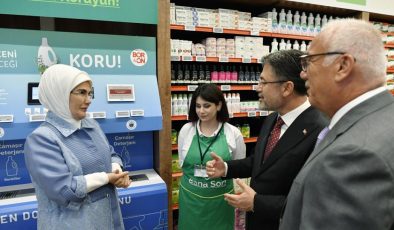 Emine Erdoğan’dan Tarım Kredi markete ziyaret