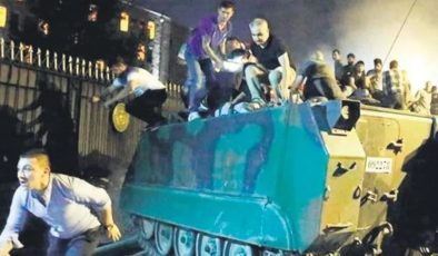 Gazi Konuralp: Tankların üzerine yürüdük