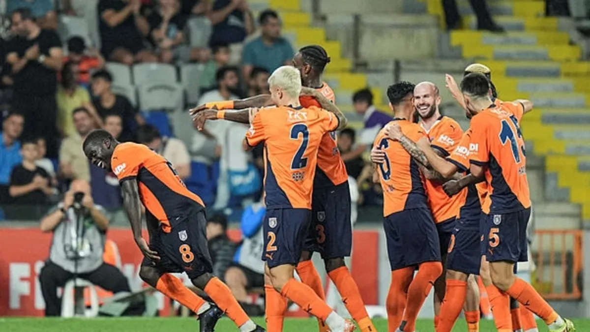 Başakşehir, St. Patrick’s 2-0 yenerek Konferans Ligi biletini aldı